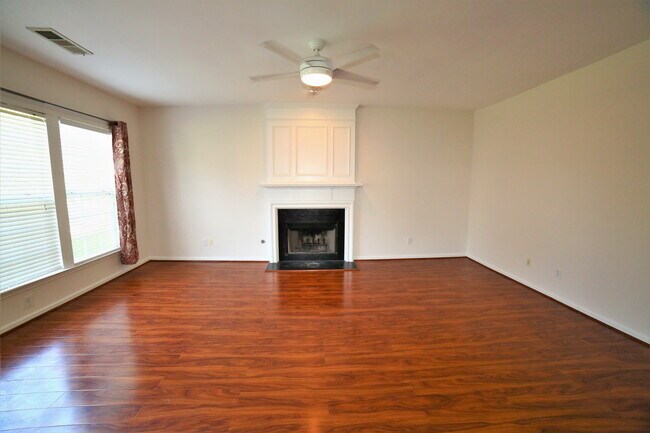 Building Photo - 8305 Grenadier Trl