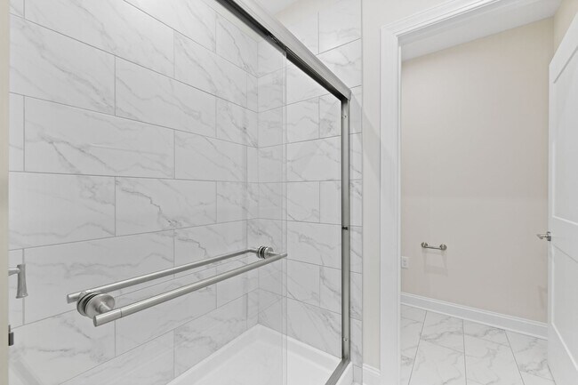 Building Photo - 5233 Highpointe Lakes Dr