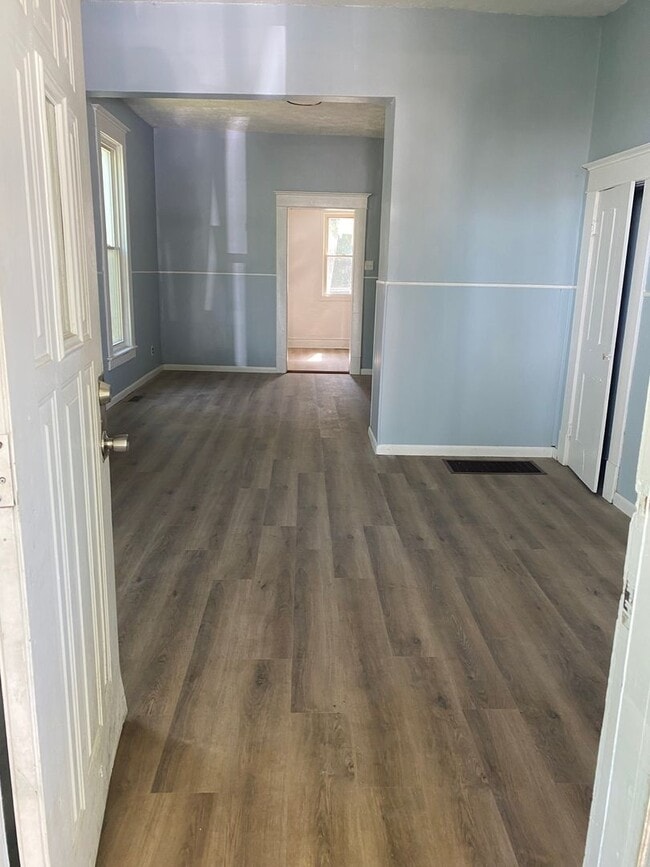 Building Photo - 3 bedroom home near Downtown Muncie