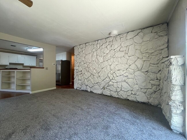Building Photo - Southwood Home