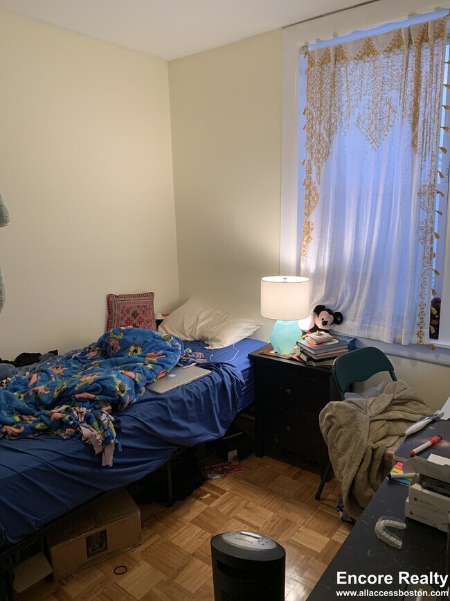 Building Photo - 145 Endicott St