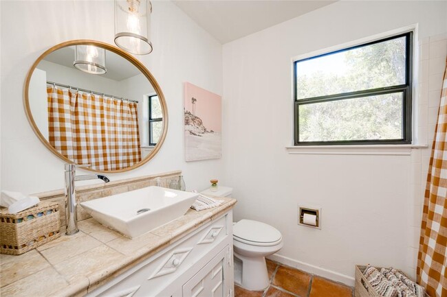 Building Photo - 6936 Chinook Dr