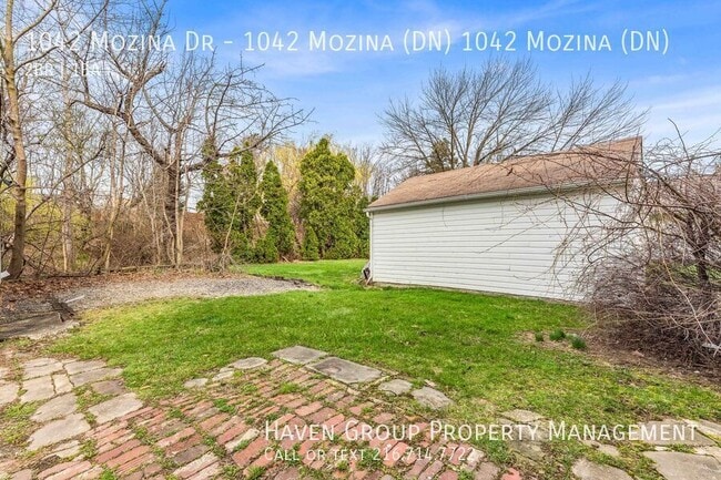 Building Photo - 1042 Mozina Dr