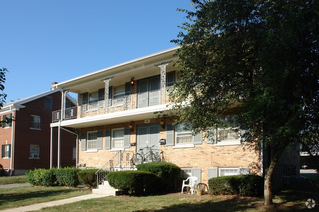 Building Photo - 300 Duke Rd