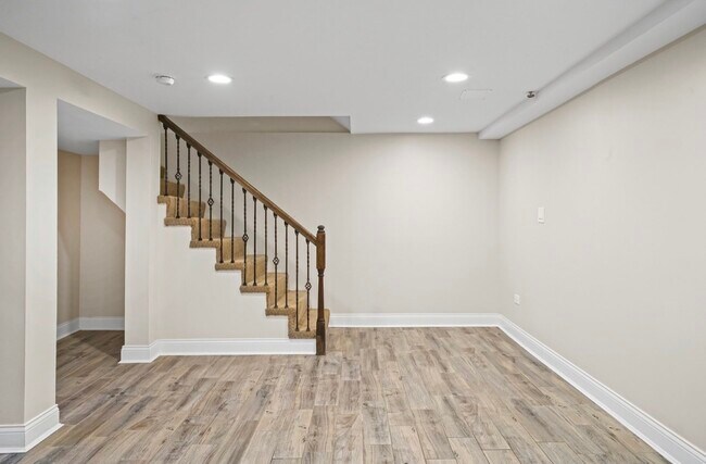 Building Photo - 6350 S Lockwood Ave