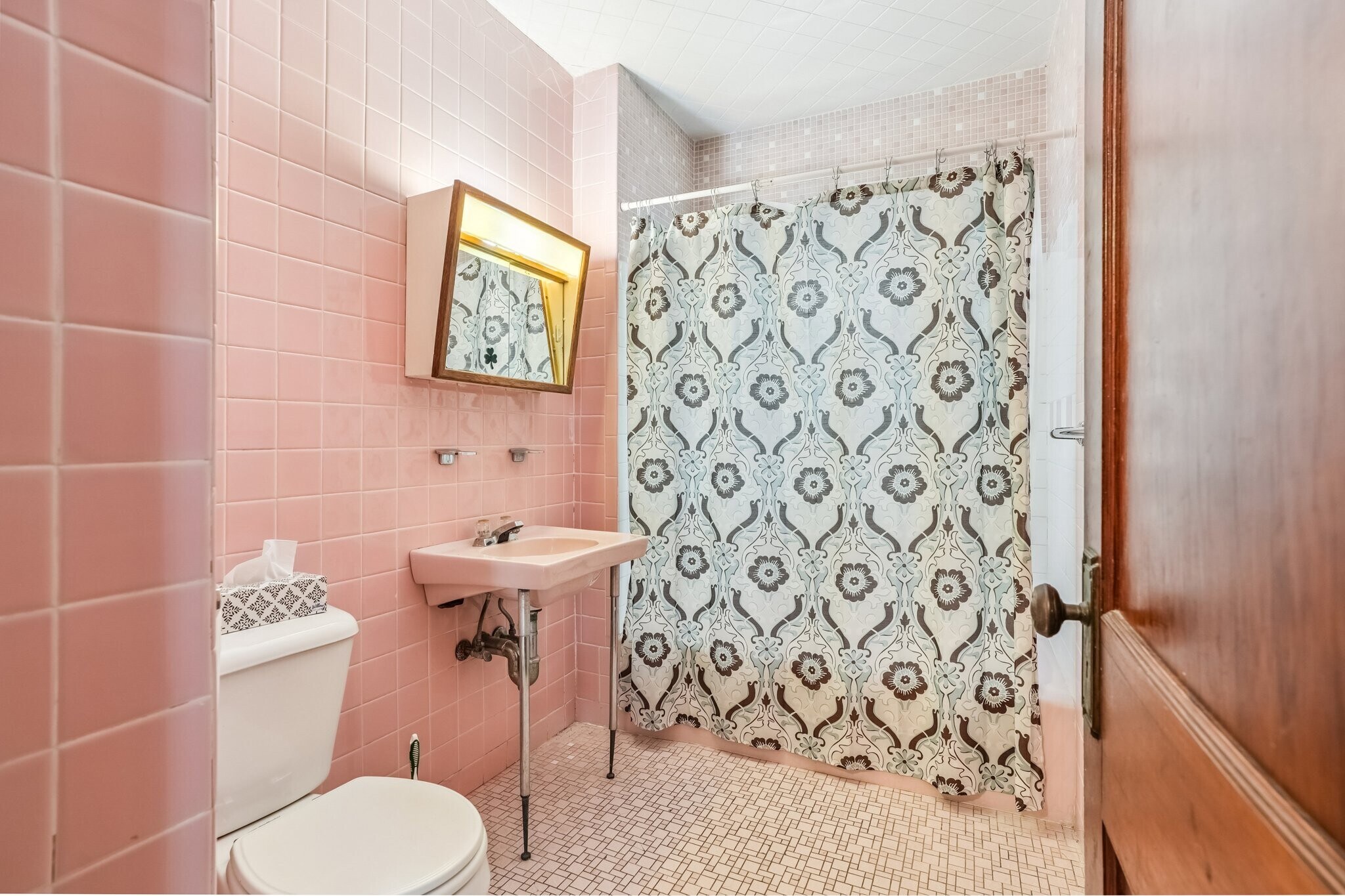 Building Photo - 14 Hurlcroft Ave