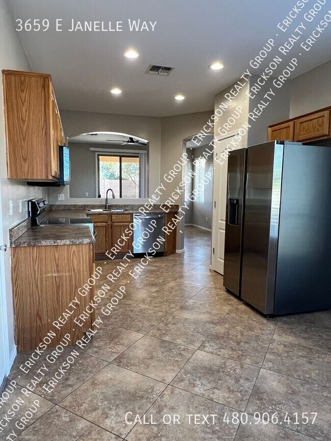 Building Photo - 3659 E Janelle Way