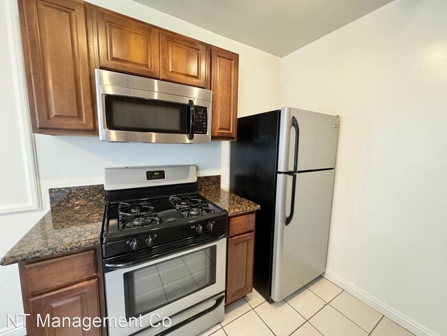 Building Photo - 2 br, 1 bath Apartment - 3631 Midvale Ave ...