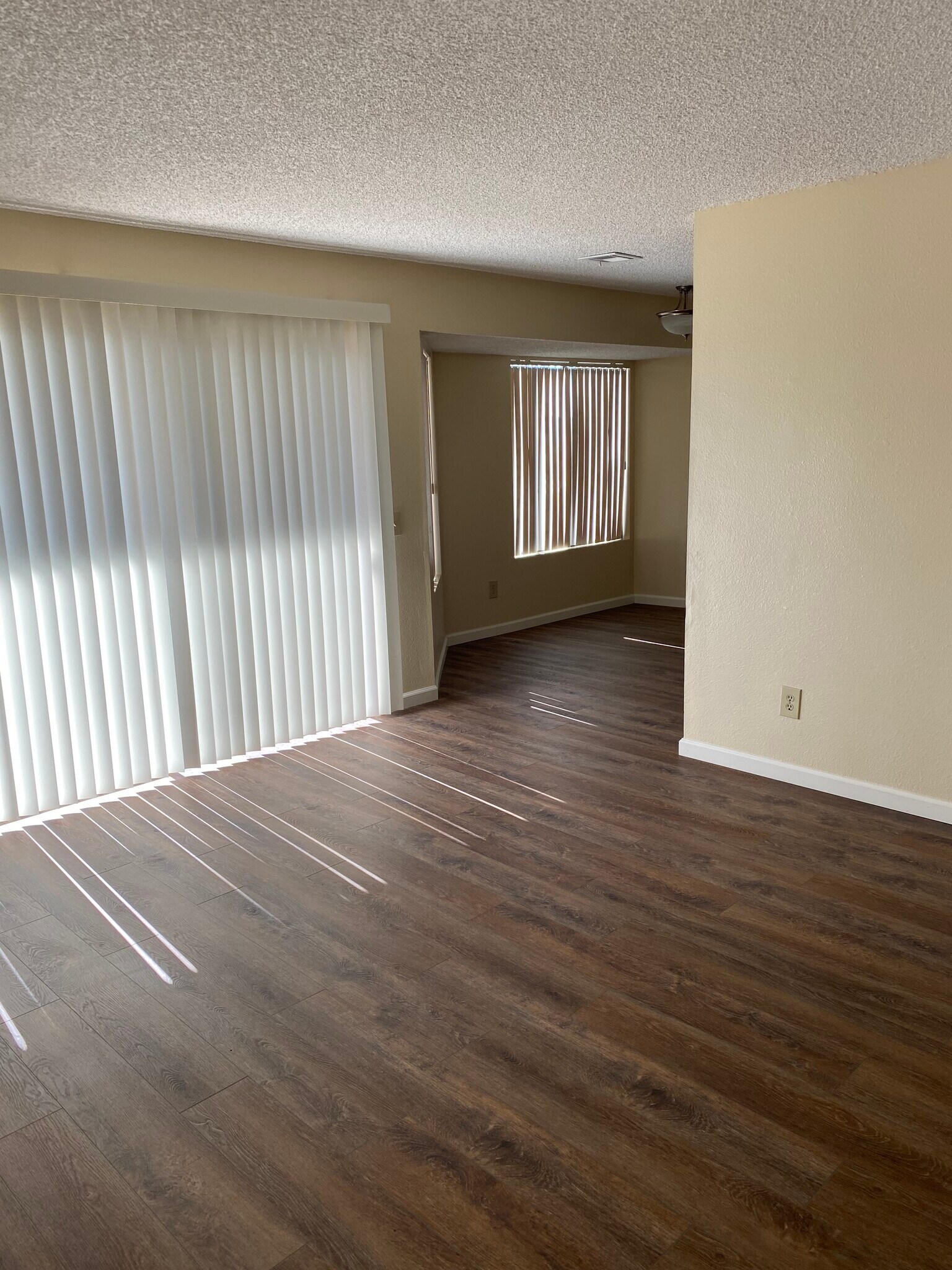 Living room into dining room - 1388 Villa Glen Ln