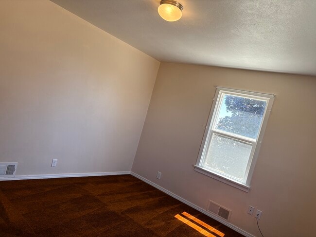 Building Photo - 501 Grandview Ave