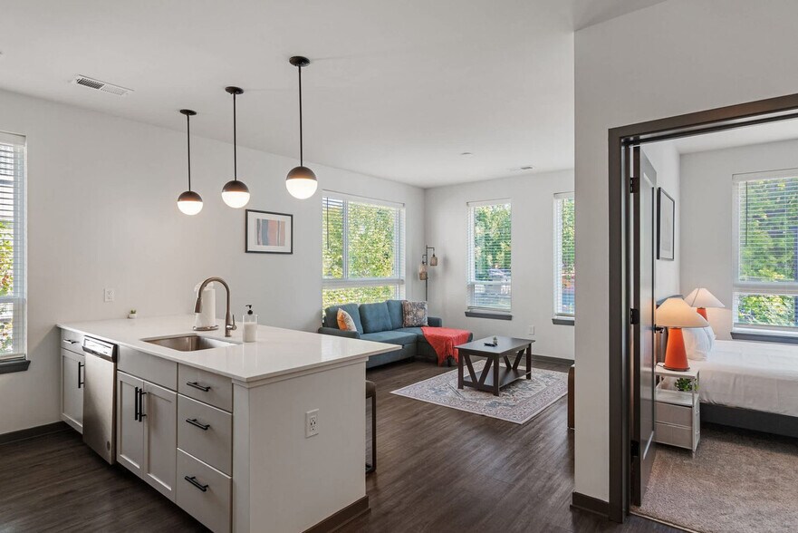 Building Photo - 6160 N Rural St