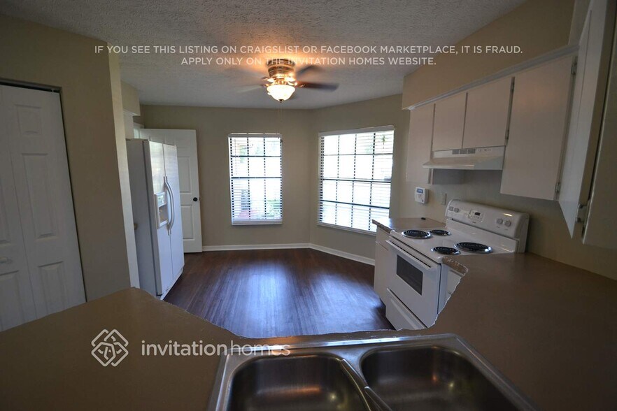 Building Photo - 4826 Canterbury Dr