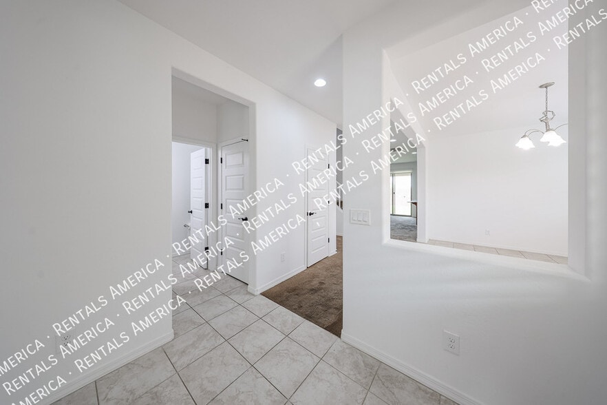 Building Photo - 13487 N 174th Ave