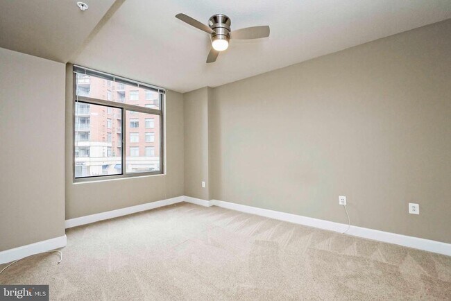 Building Photo - 3600 S Glebe Rd