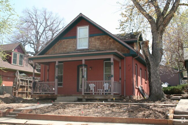 Primary Photo - 624-626 Marine St