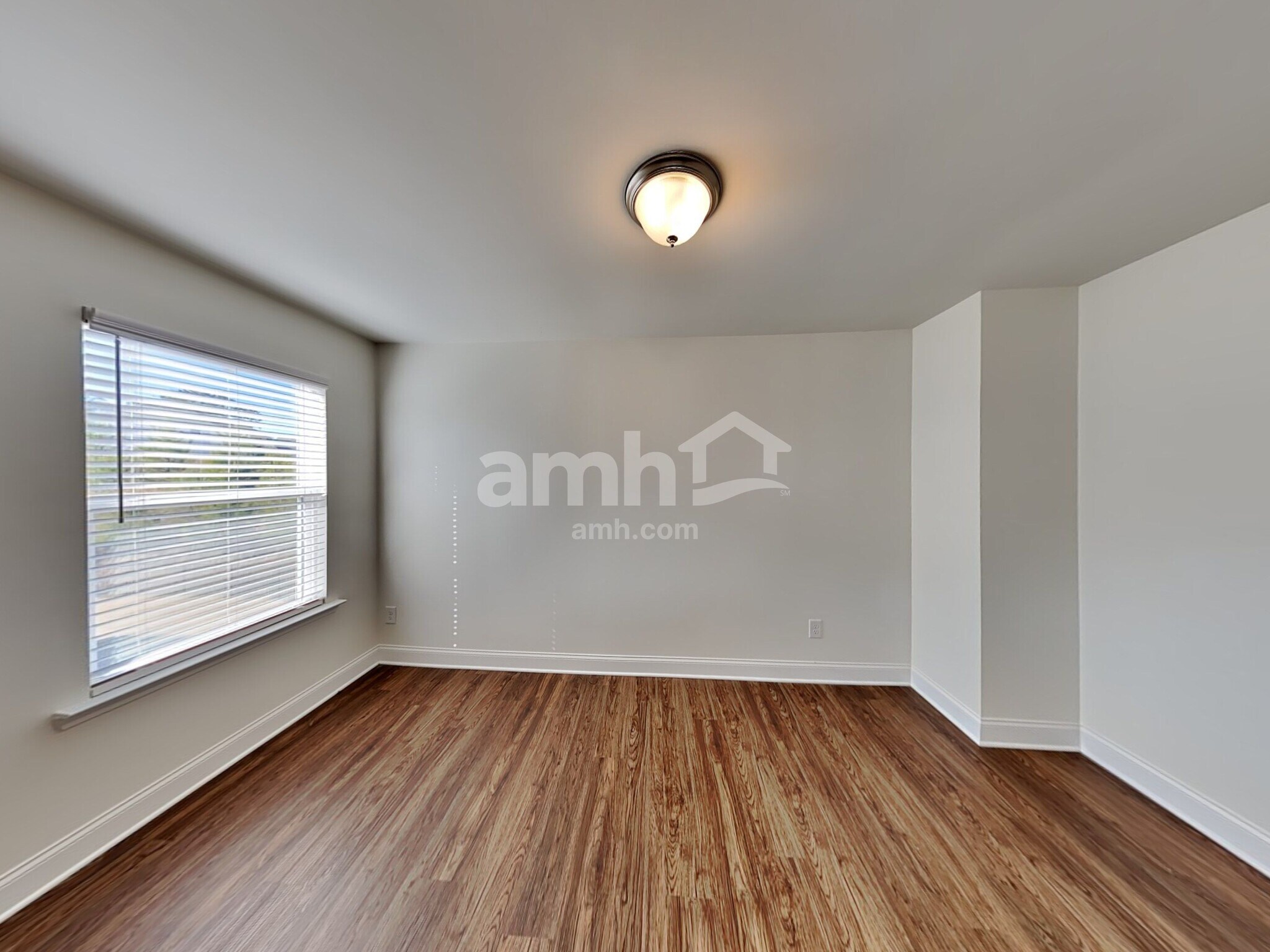 Building Photo - 713 Cyprus Ave