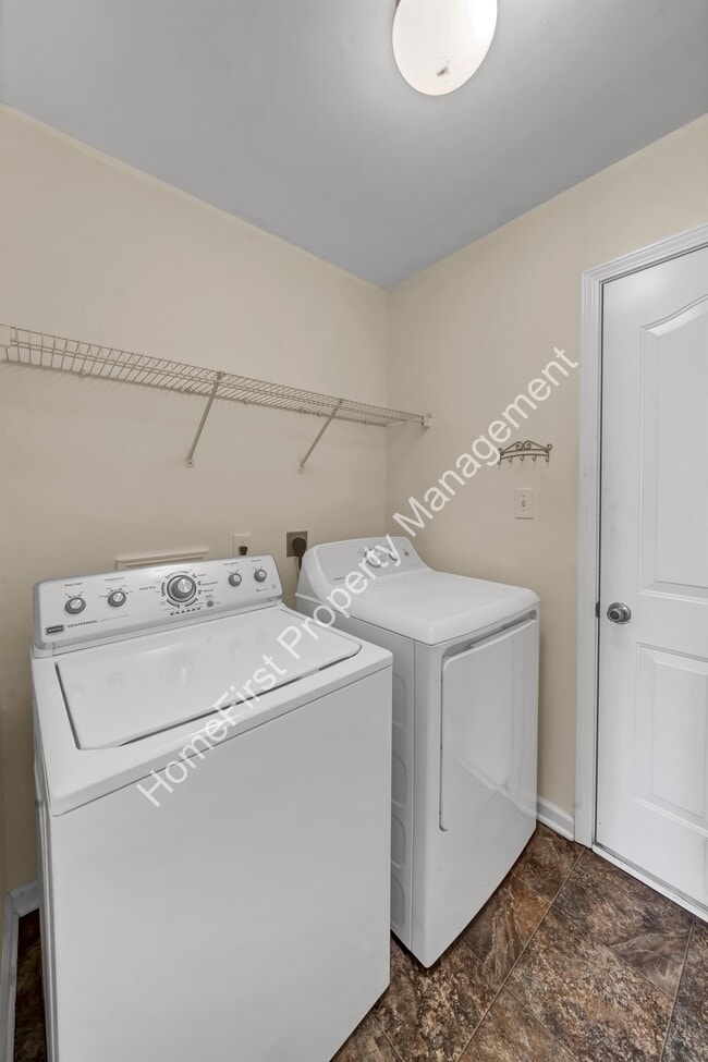 Building Photo - 137 Angel Falls Dr