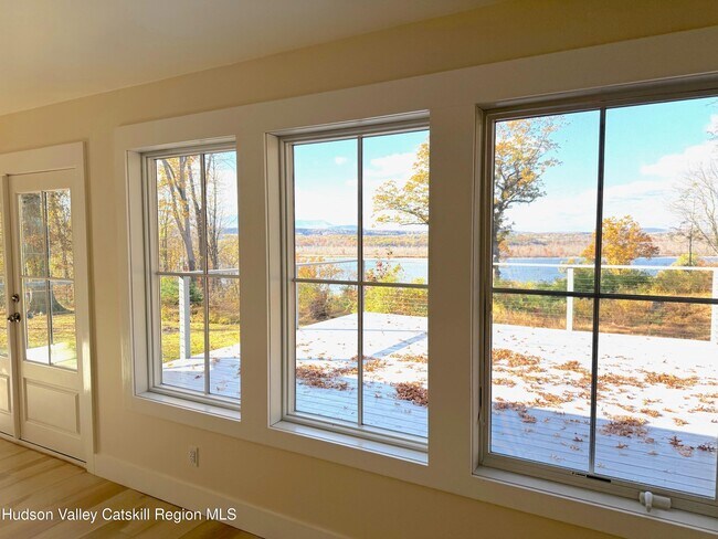 Building Photo - 5265 NY-9G