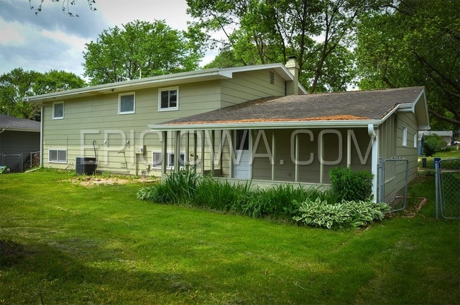 Building Photo - 143 Sunrise Dr NW