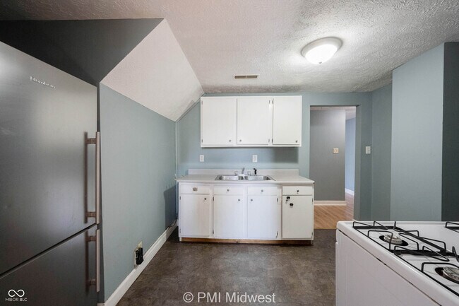 Building Photo - 921 S Buckeye St