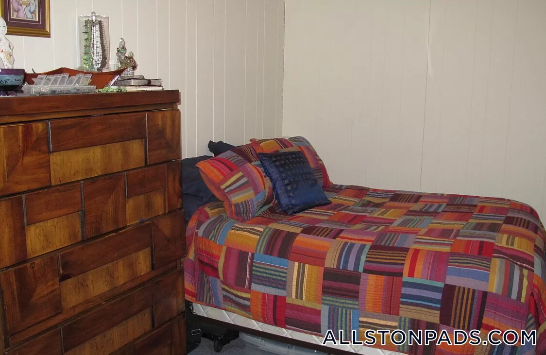 Building Photo - 15 Glenville Ave