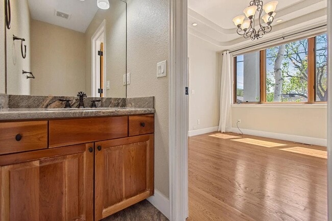 Building Photo - Cherry Creek Townhouse for rent!