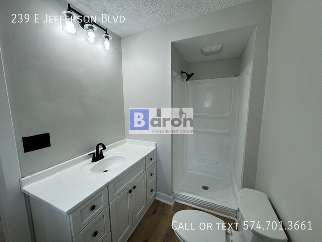 Building Photo - 239 E Jefferson Blvd