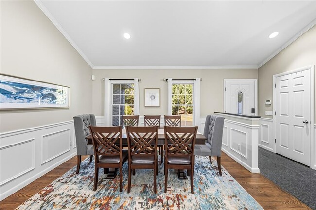 Building Photo - 9 Ridge Rd