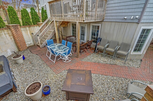 Building Photo - 18 Mariners Bend