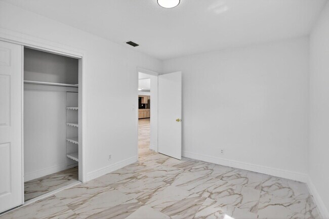 Building Photo - 5731 NE 17th Terrace