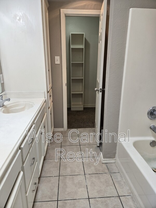 Building Photo - 5119 Albany Ave