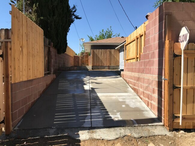 Building Photo - 2709 Cardinal Ave