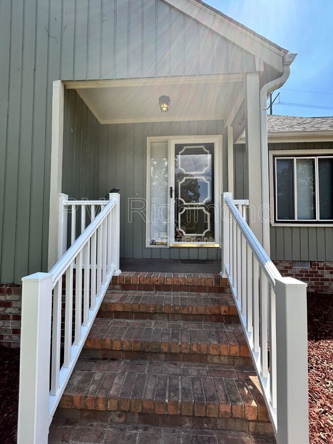 Building Photo - 613 Rebel Ridge Rd