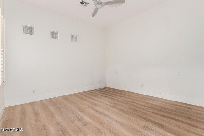 Building Photo - 11312 E Greenway Rd