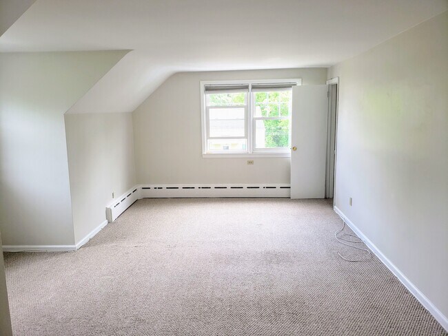 Building Photo - 312 Anita Ln