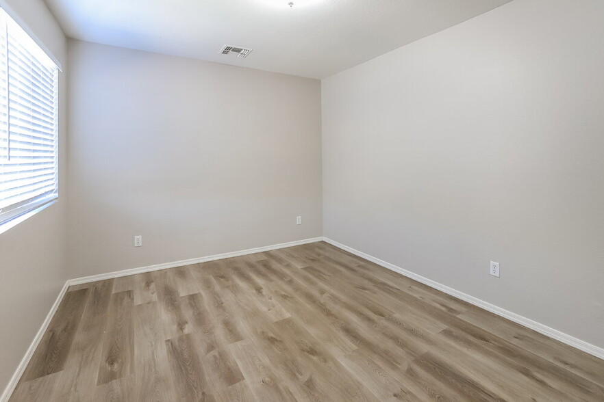 Building Photo - 17267 W Rimrock St