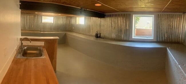 Building Photo - $2,750 - Two Bedrooms, Two Bathrooms, With Bonus Room And Large Yard, Ready For Lease!