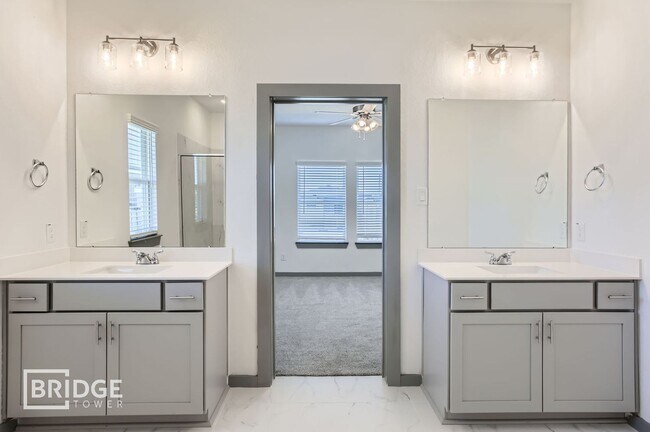 Building Photo - OXFORD PLAN