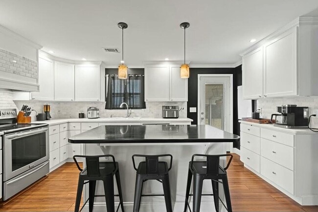 Building Photo - 440 Muskegon Ave