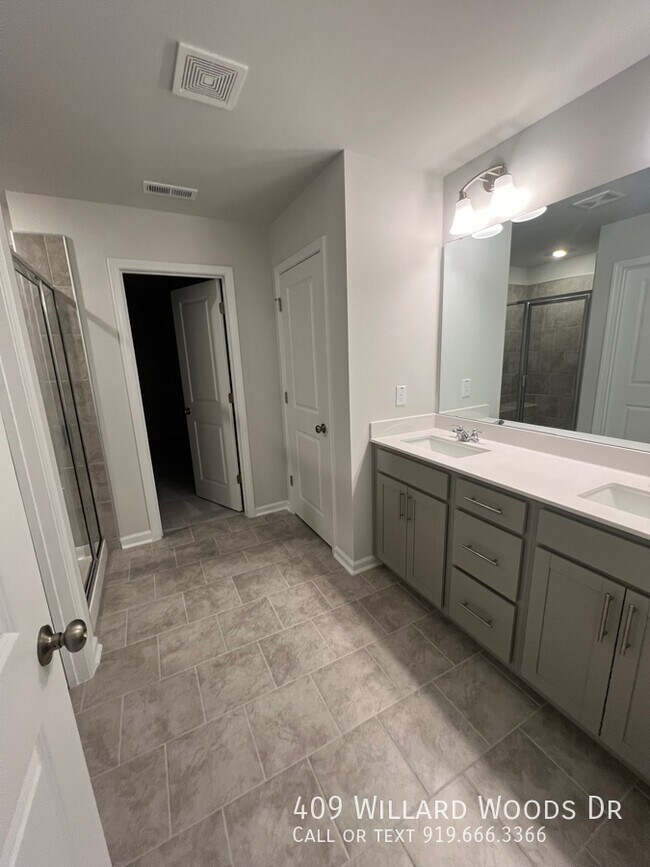 Building Photo - 409 Willard Wds Dr