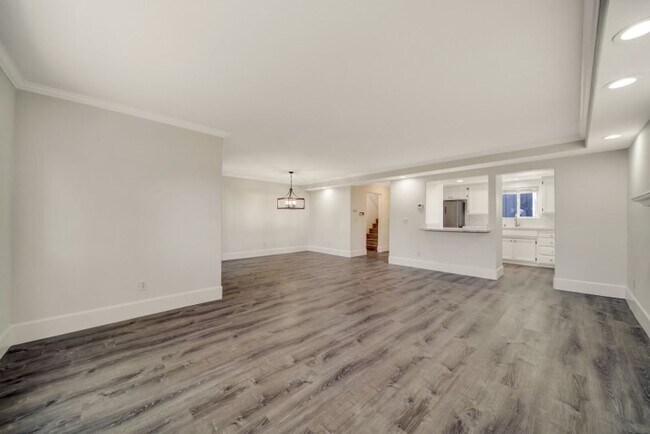 Building Photo - Wonderful Home with a Boat Slip and a Comm...