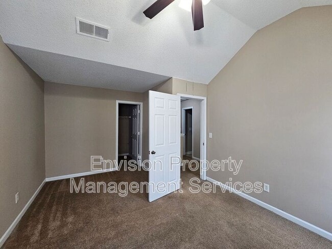 Building Photo - 2318 Hackamore Dr