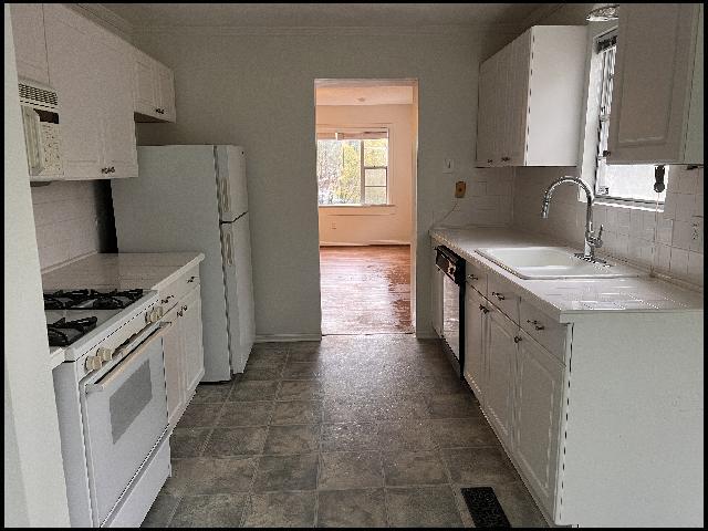 Building Photo - 5919 Woodlawn Dr