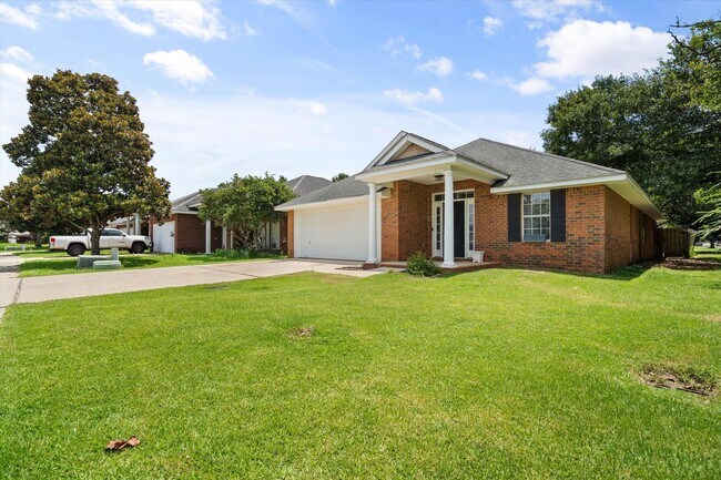 Building Photo - 21570 Palmer Ct
