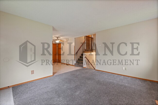 Building Photo - 2013 N Parkridge Ct