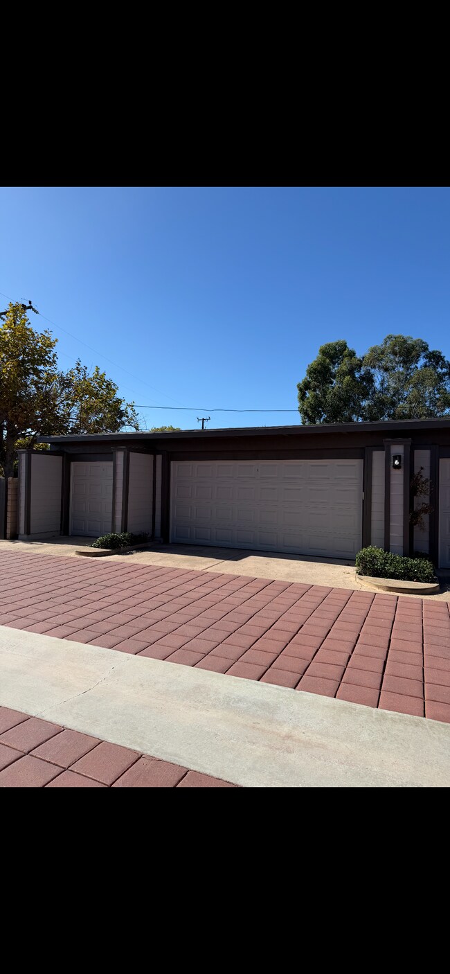 Oversized Two-Car Garage w/Storage - 2205 Pacific Ave