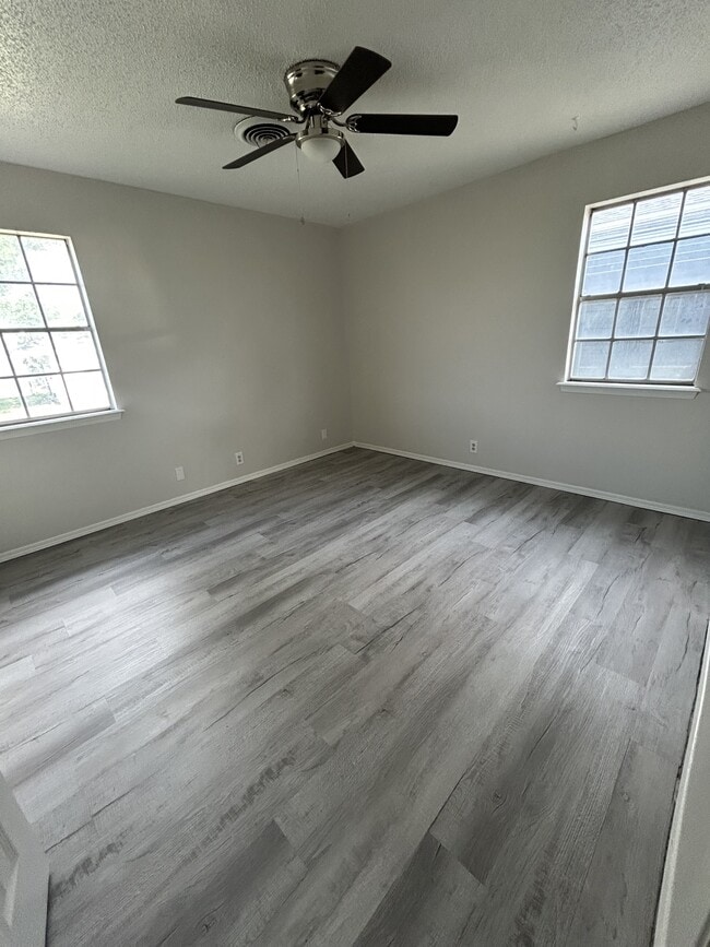 Building Photo - 3603 S Hughes St