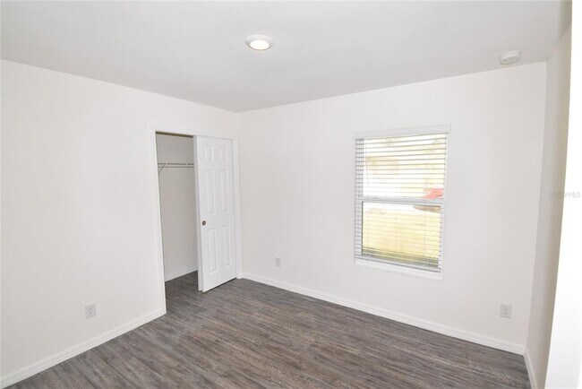 Building Photo - 1185 Highlands Rd