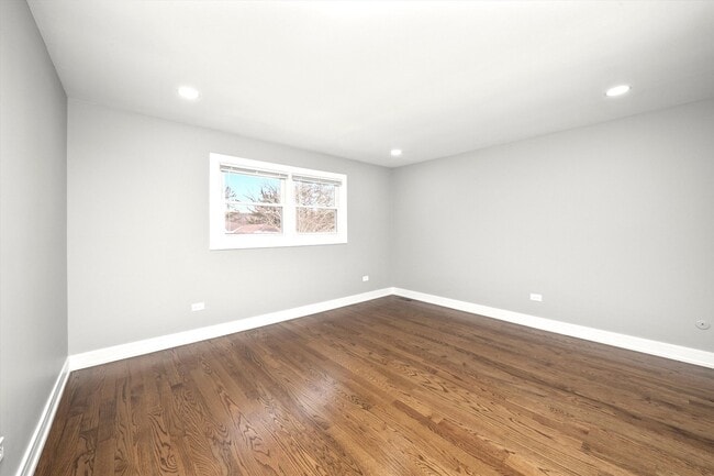 Building Photo - 11201 Deerpath Ln