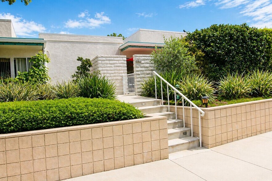 Building Photo - 950 Avenida Carmel